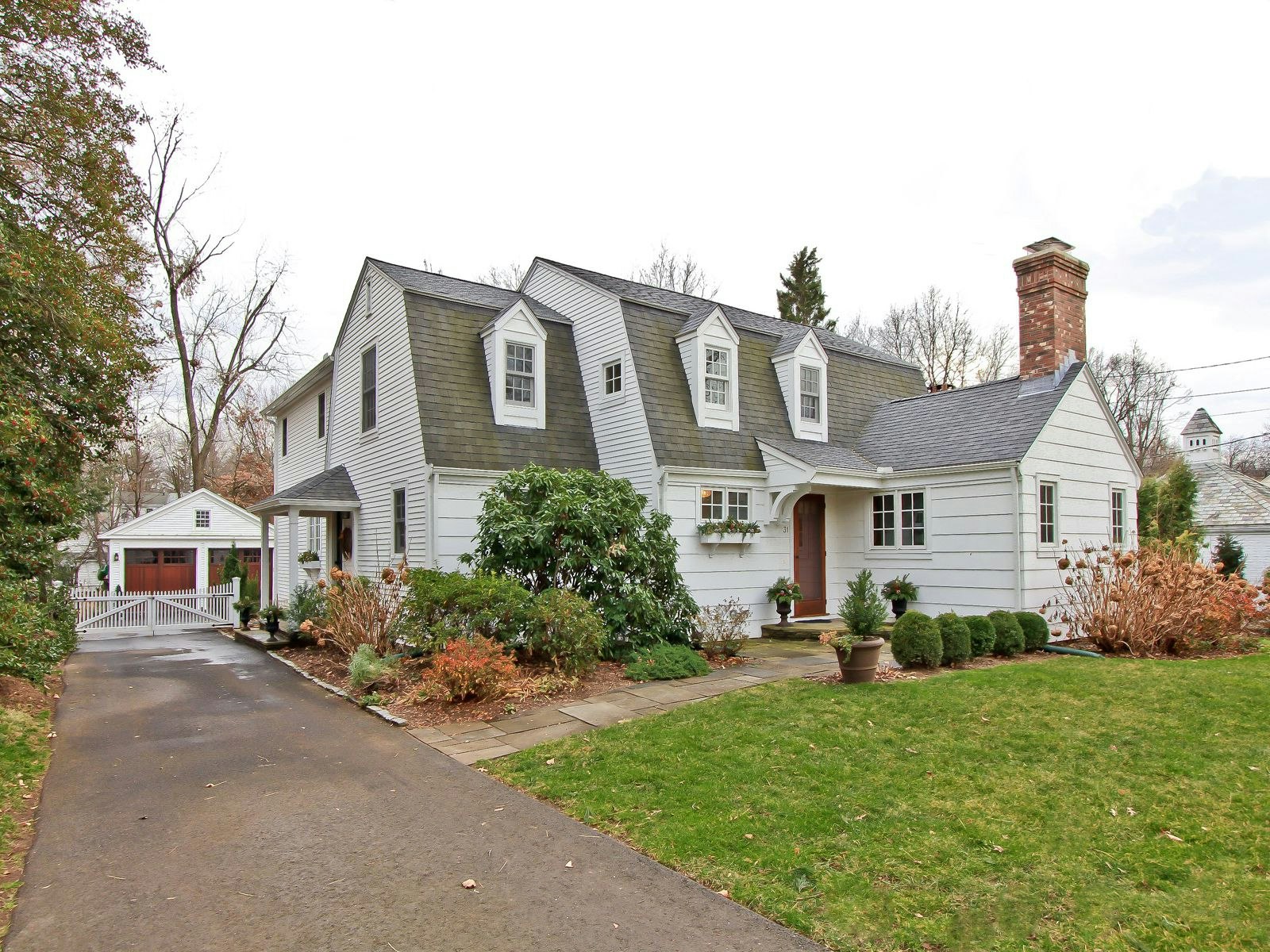 31 Hickory Lane, West Hartford, CT 06107, Presented by Berkshire